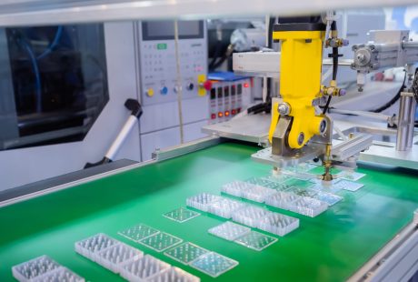 Pick,And,Place,Yellow,Robotic,Arm,Manipulator,Moving,Flat,Plastic